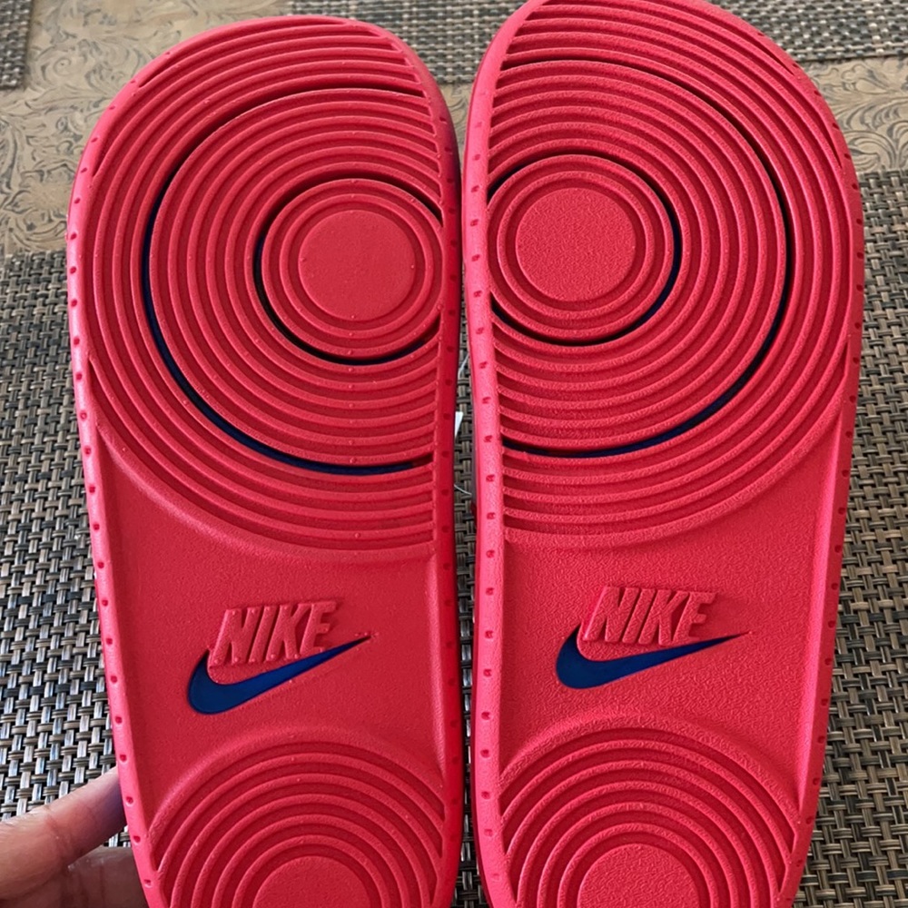 Nike slides 🔥🔥 - Picture 3 of 7